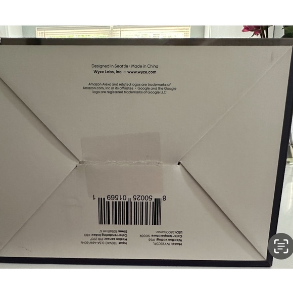 Wyze Cam Floodlight with 2600 Lumen LEDs, Wired 1080p HD IP65 Outdoor - Picture 5 of 6